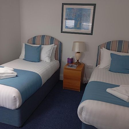 Royal Ocean Racing Club Hotel Cowes  Buitenkant foto