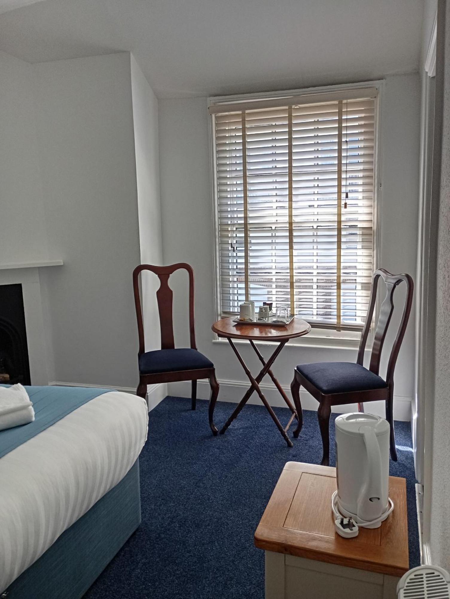 Royal Ocean Racing Club Hotel Cowes  Buitenkant foto