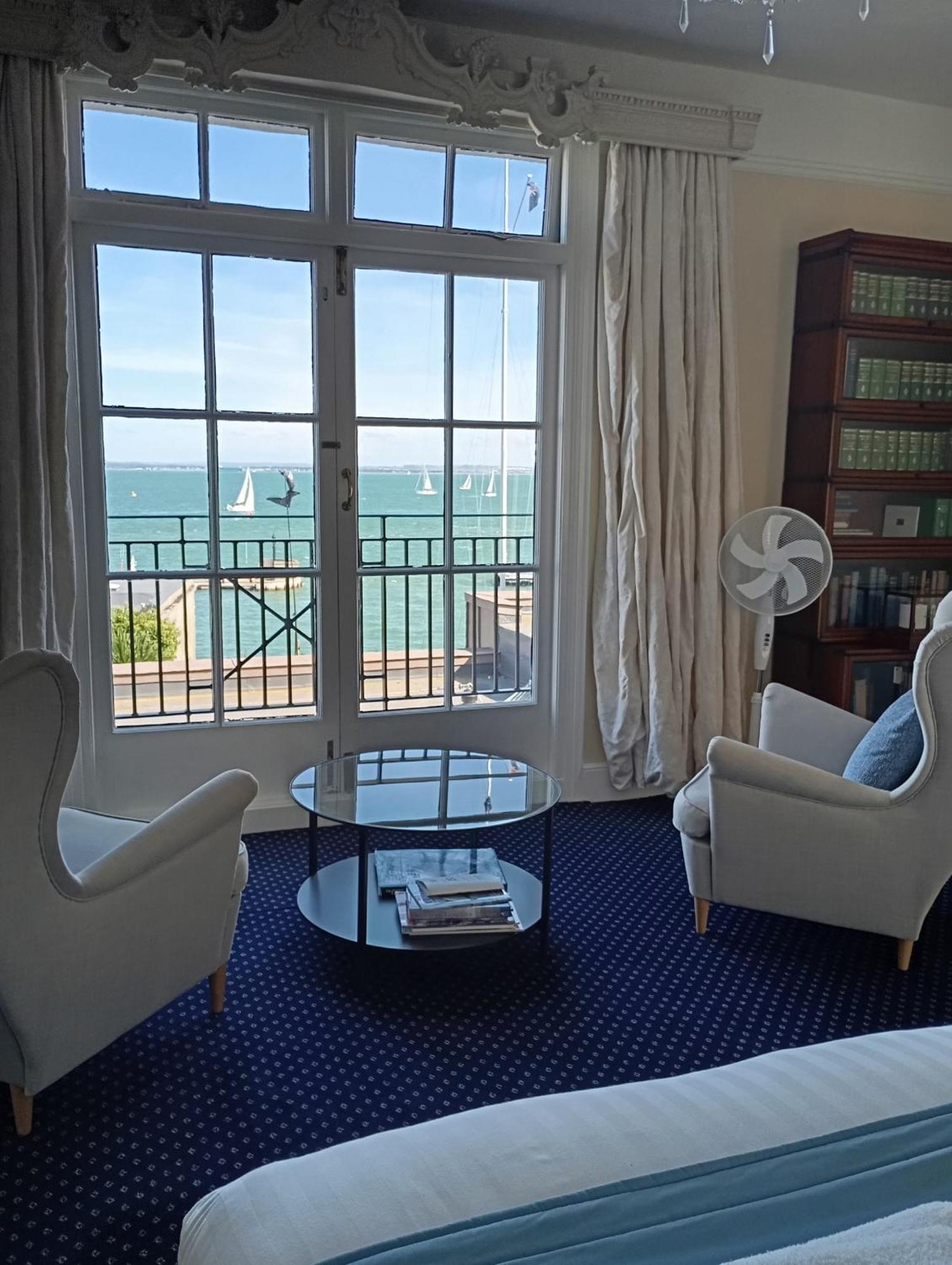 Royal Ocean Racing Club Hotel Cowes  Buitenkant foto