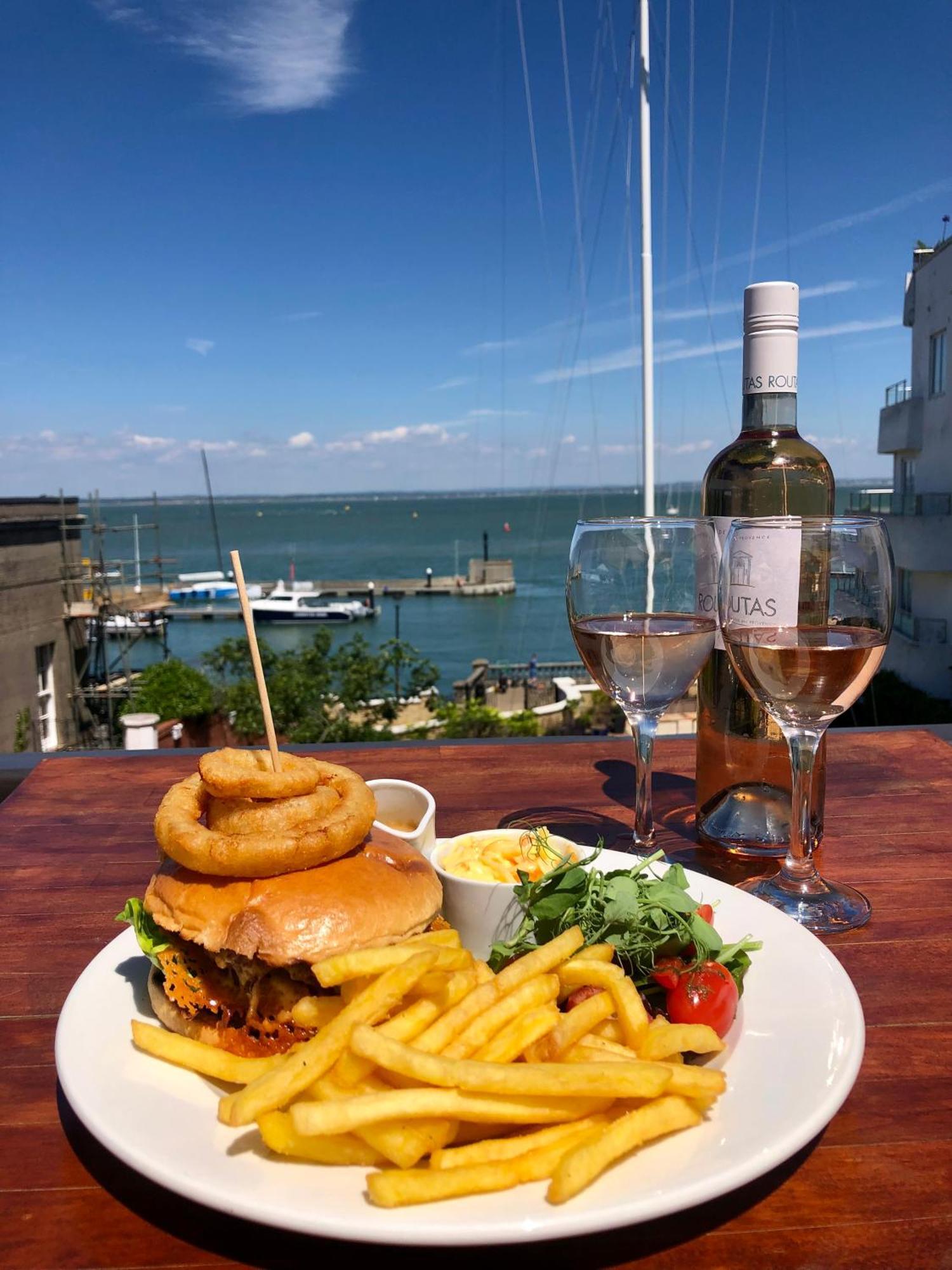 Royal Ocean Racing Club Hotel Cowes  Buitenkant foto