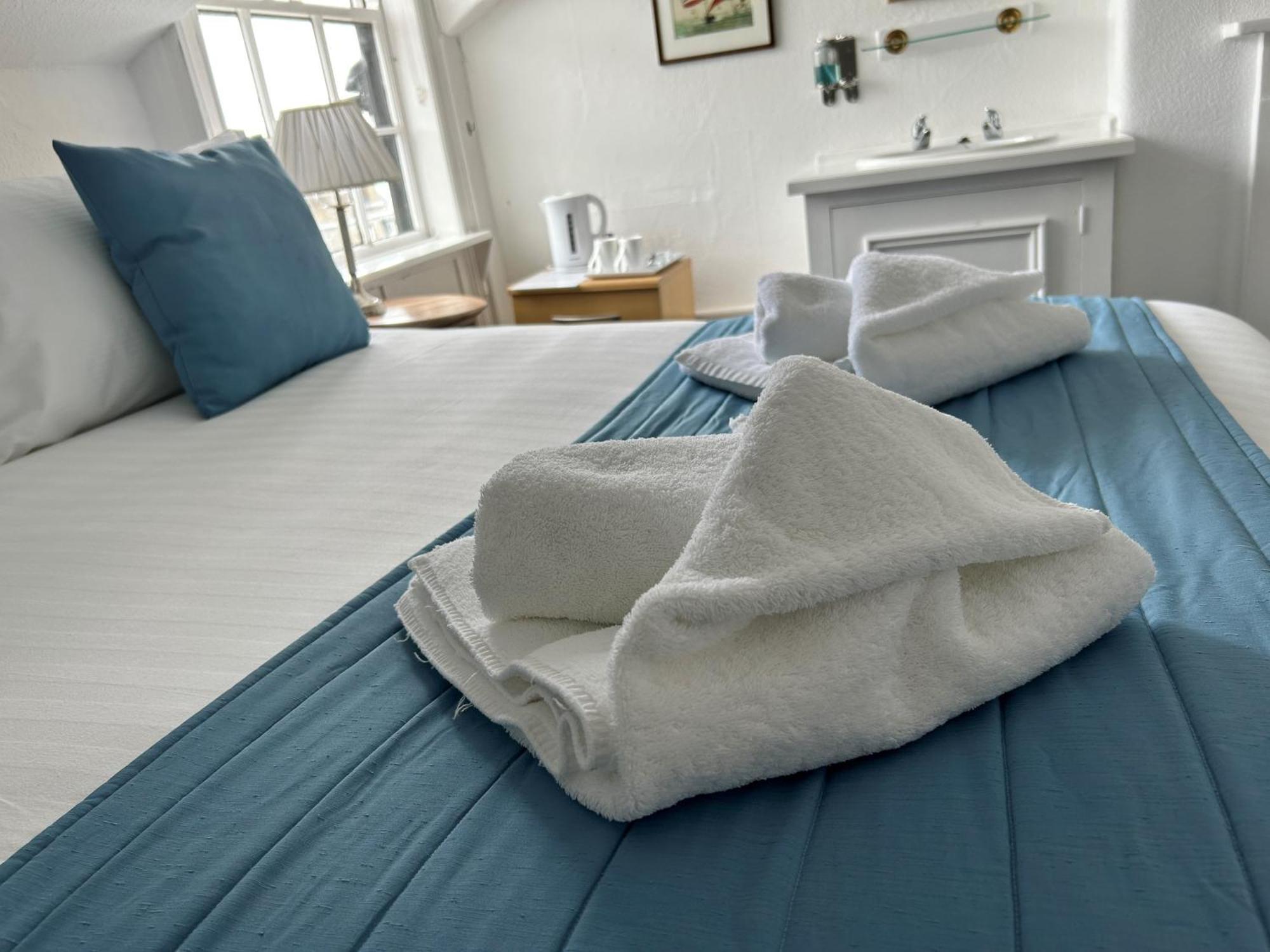 Royal Ocean Racing Club Hotel Cowes  Buitenkant foto