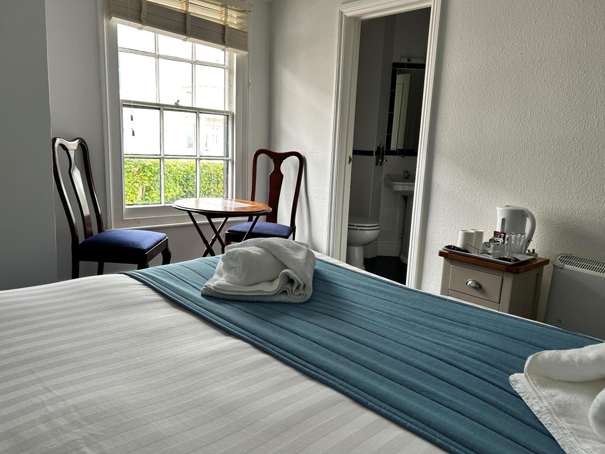 Royal Ocean Racing Club Hotel Cowes  Buitenkant foto