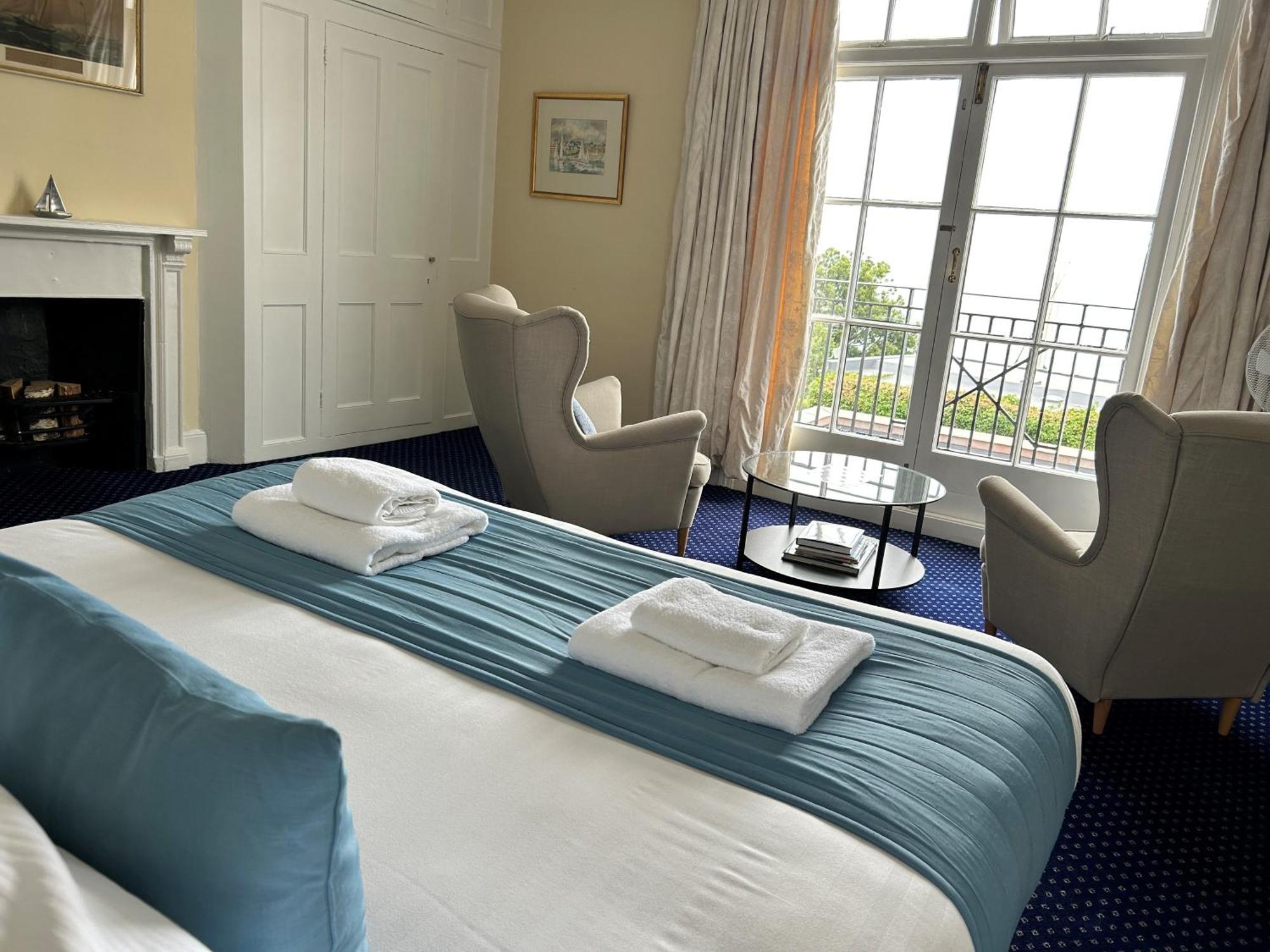 Royal Ocean Racing Club Hotel Cowes  Buitenkant foto