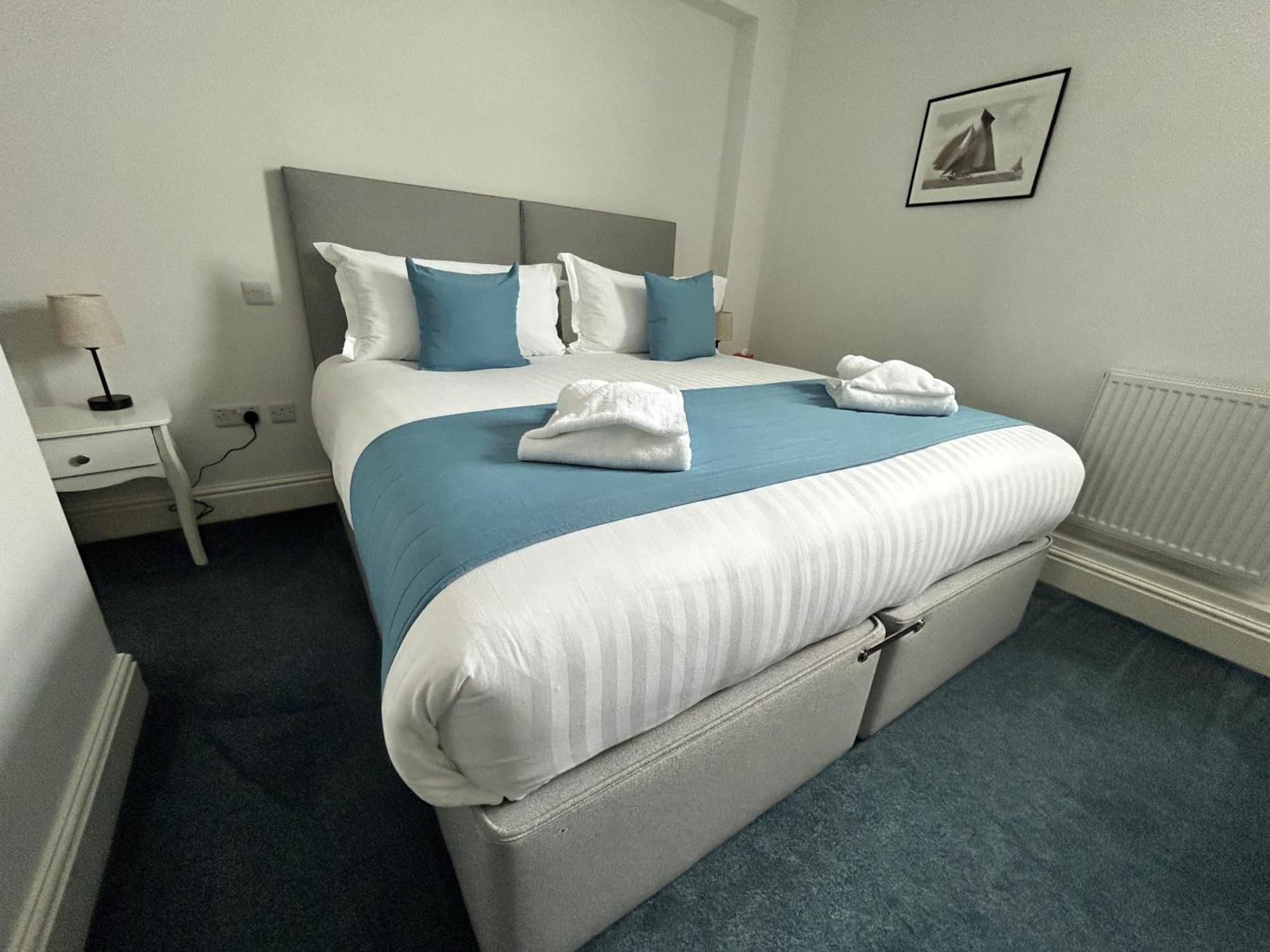 Royal Ocean Racing Club Hotel Cowes  Buitenkant foto