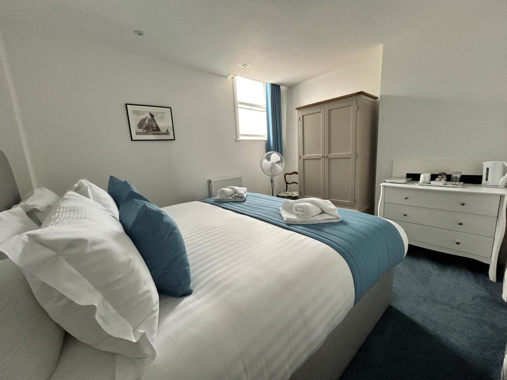 Royal Ocean Racing Club Hotel Cowes  Buitenkant foto